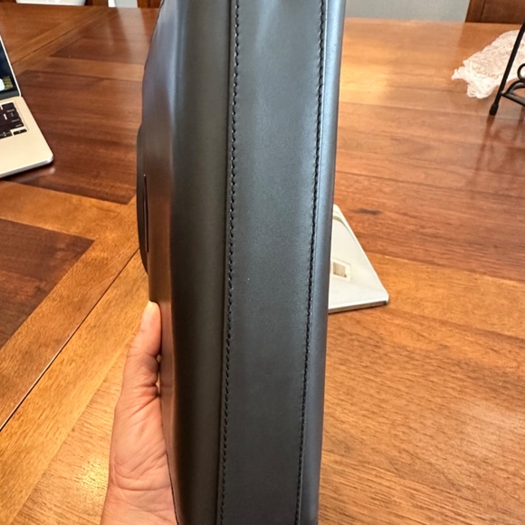 GUC Authentic Gucci Tote Metallic Black Leather - Picture 4 of 6